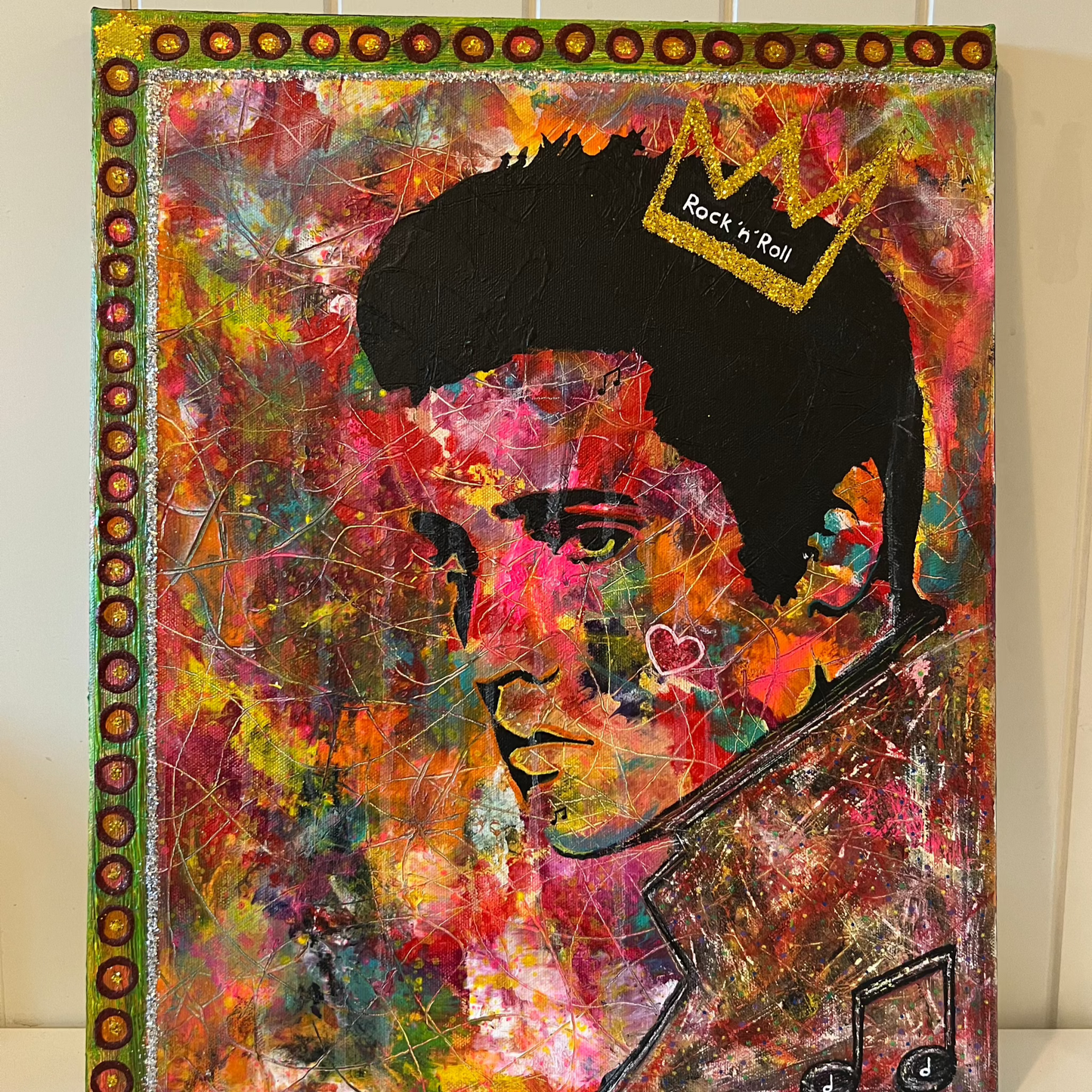 Elvis – Mixed Media Kunstverk i Akrylmaling og Glitter (38 x 45 cm)