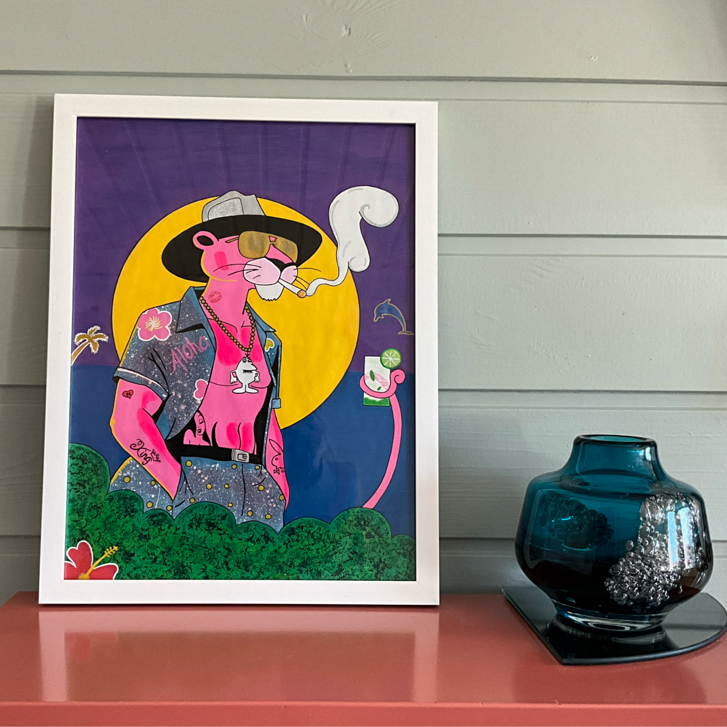 Pink Panther – Hawaii Vacation Vibes i A3 med Hvit Ramme