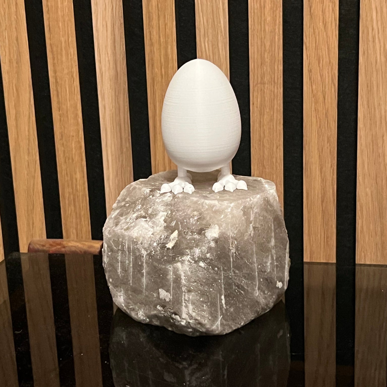 Påskeegg med føtter